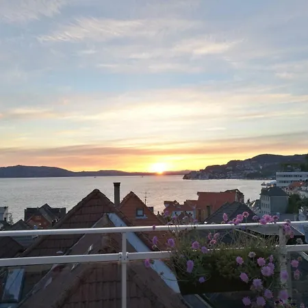 Penthouse With Panoramic Fjord Views - Private Terrace In Center Apartamento *