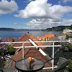 Penthouse With Panoramic Fjord Views - Private Terrace In Bergen Center Apartman *